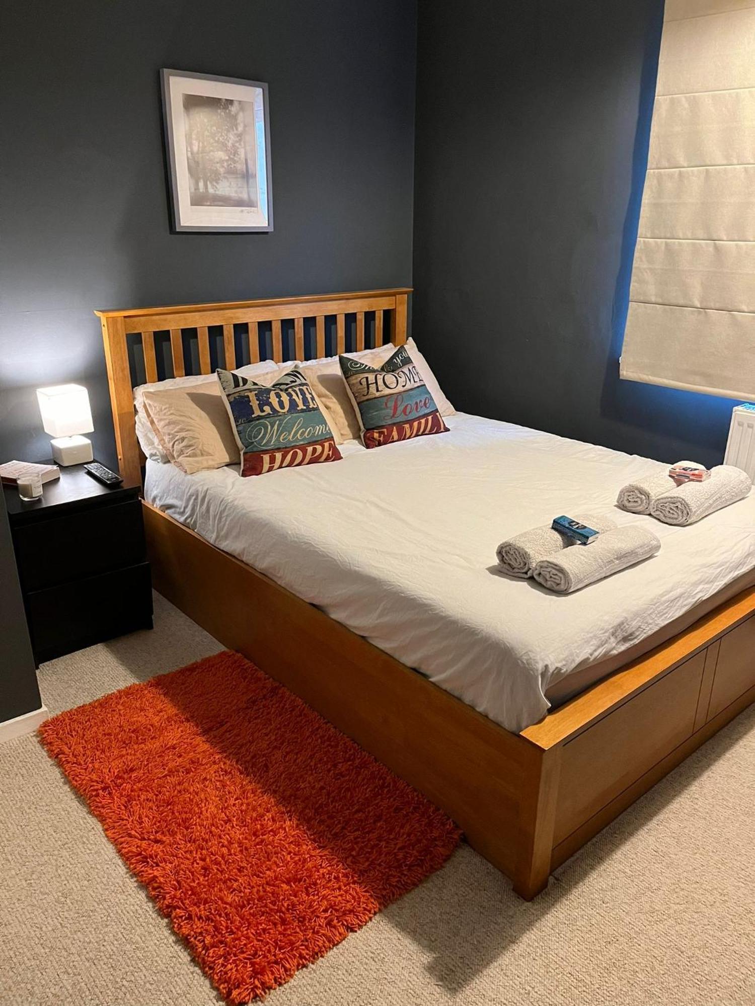 Stylish Double Room In Shared Apartment In Oxfordshire エクステリア 写真